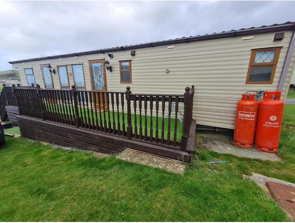 Spacious Luxury Escape With Sea Views And Pet Friendly At Clarach Bay Aberystwyth Exterior photo