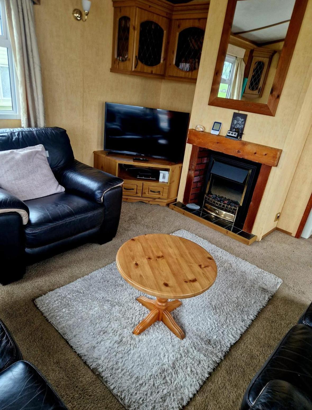 Spacious Luxury Escape With Sea Views And Pet Friendly At Clarach Bay Aberystwyth Exterior photo